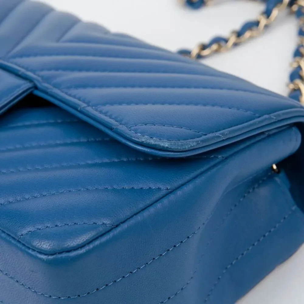 Classic New Mini Chevron Crossbody